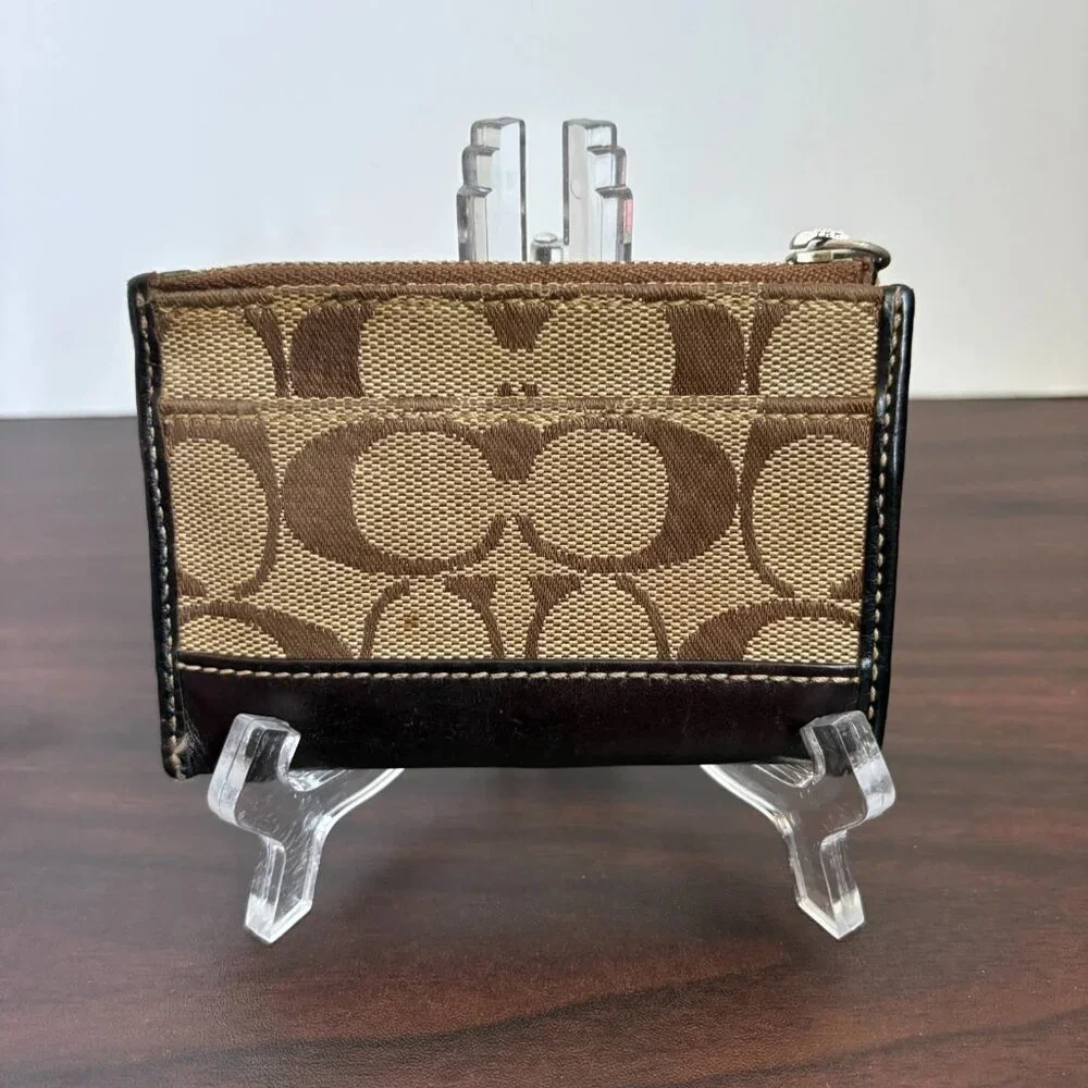 Coach hampton signature